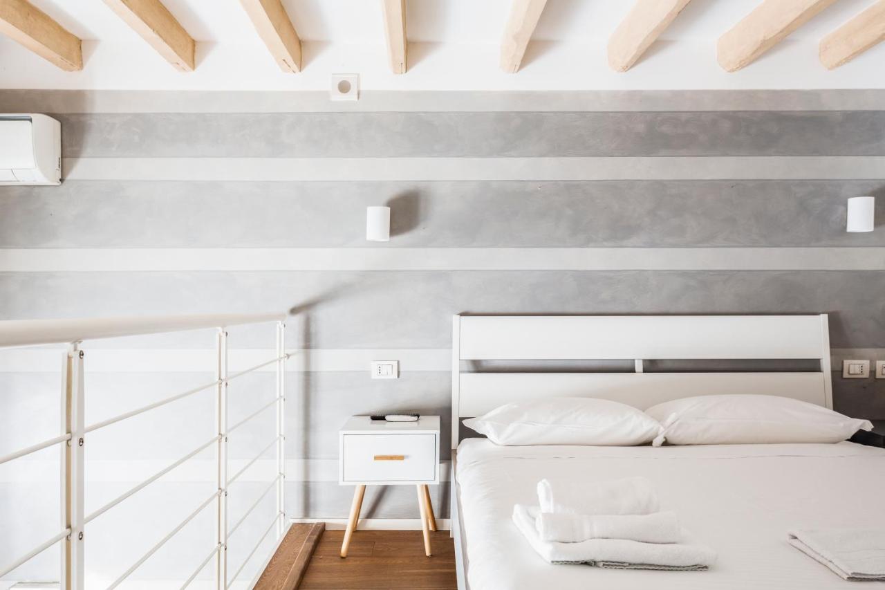 Awesome Loft In The City Center Of Milan Milão Exterior foto